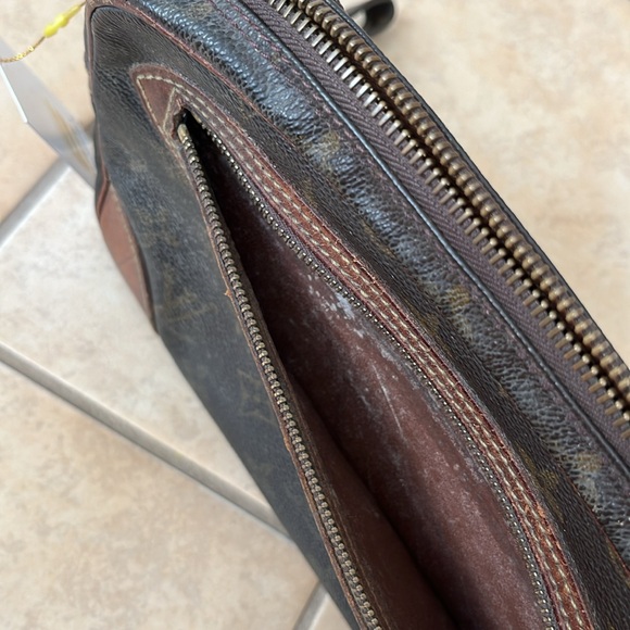 Authentic Louis Vuitton Clutch Wristlet Cosmetics Pouch Bag Monogram - Picture 9 of 10